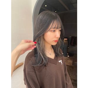 ベージュカラー＋イヤリングカラー