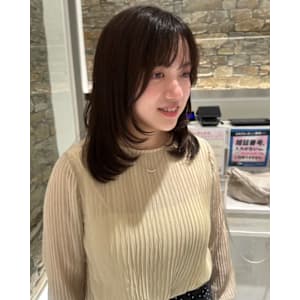 顔回りレイヤースタイル