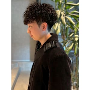 ツイストスパイラルパーマ 束感 ツーブロック メンズショート