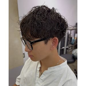 kisaiBUZZ 岬 　メンズツイストシャドウパーマ