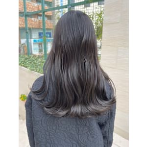 グレージュカラー　モノトーンカラー　暗髪透明感