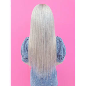 色落ち気にならない！透明感ホワイト★