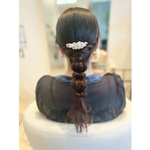 ヘアセット×ポニーアレンジ