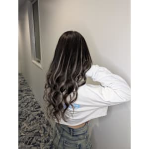 ブリーチなし明るめSTYLE - Bulansis Hair【ブランシス ヘアー】掲載中