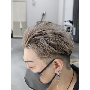 オールバック×ホワイトベージュ