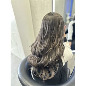 透明感グレージュ