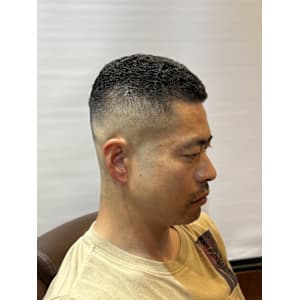 パンチパーマスキンフェード