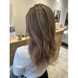 大串　ベージュ　レイヤー