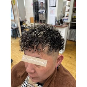スパイラルパーマ - CUT CLUB 髪切虫【カットクラブ カミキリムシ】掲載中