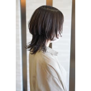 「オリーブアッシュ×エアリーウルフミディ」