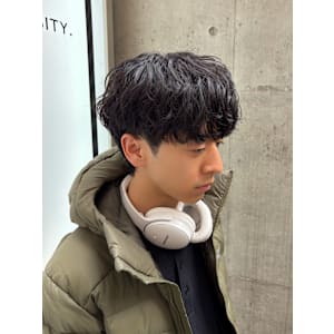 シャドウパーマ　メンズ韓国ヘア　メンズカット　原宿　表参道