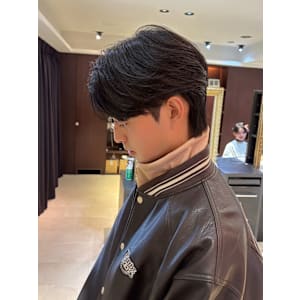 韓国風カルマパーマ　メンズ韓国ヘア　メンズカット　原宿表参道