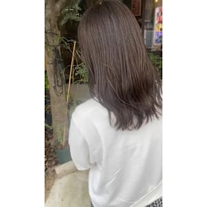 柔らかいナチュラルチャコールグレー