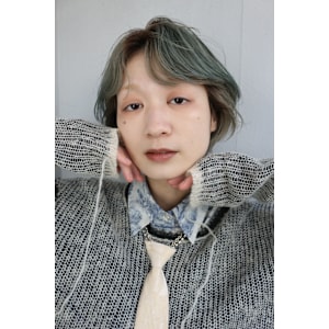 ステップボーンカット/ハンサムショート/デザインカラー