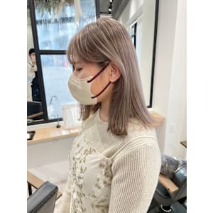 ミルクティーベージュ