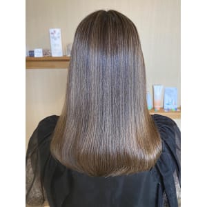 矯正＆ハイライト☆艶も白髪ぼかしも！ - EMU international 白岡 CUTE店【エムインターナショナル】掲載中