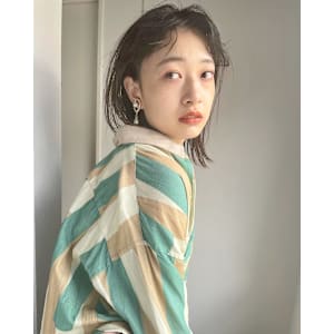 ミディアム×カーキグレージュ