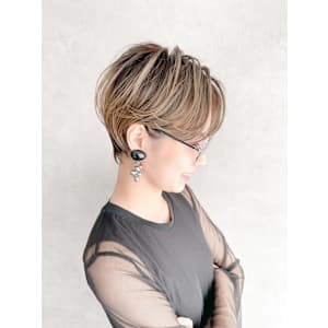 ハンサムショート×ハイトーンベージュ