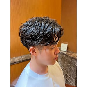 銀座　理容室　ナチュラルパーマ　センターパート