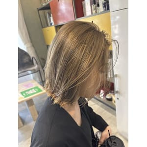 ニュアンスボブ×ベージュ