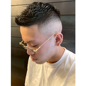 スキンフェード モヒカン ベリーショート バーバー