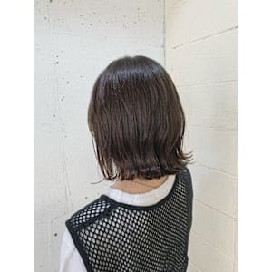 ぱつっとボブ×ブラウンカラー