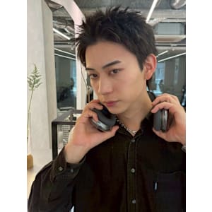 町田スパイキーショート　メンズサロン　アップバング　黒髪