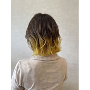 夏に映える毛先のアクセントカラー