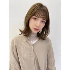 外ハネくびれミディで叶える、大人可愛い春スタイル☆