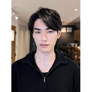 ネオウルフ×センターパート束感レイヤー