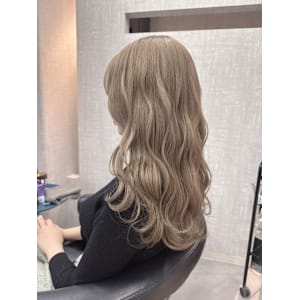 透明感ブラウンベージュ