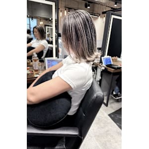 ★赤みを消すオリジナルシャドウルーツバレ★