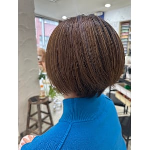 丸みショートボブ×ナチュラルブラウン