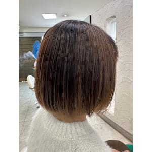 ボブ×自然な内巻きストレート