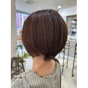 まとまりボブ×こっくりブラウン／丸みシルエットが人気