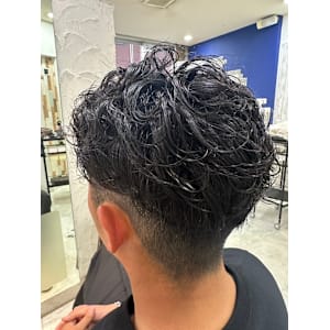 ツーブロック×スパイラルパーマ