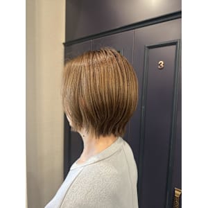ショートボブ