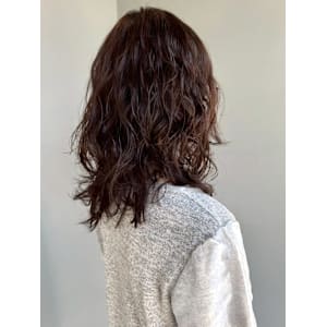 ミディアム ニュアンスパーマ レイヤーカット 束感