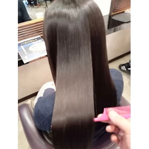 髪質改善/ 縮毛矯正/ 酸熱ストレート/白髪染め/ショート