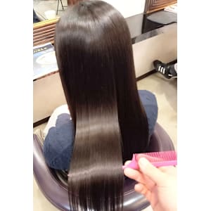 髪質改善/ 縮毛矯正/ 酸熱ストレート/白髪染め/ショート