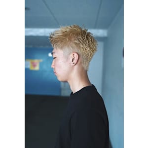 スパイキーショート／ハイトーン／平塚美容室