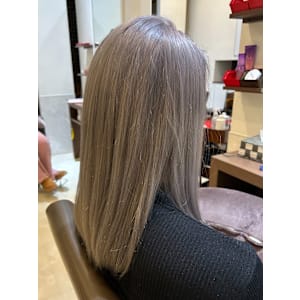 ホワイトブロンドカラー