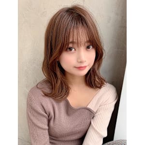 ホワイトグレージュ後れ毛が可愛い顔周りレイヤーミニウルフ - AFLOAT/L 錦糸町【アフロートエル】【アフロートエル キンシチョウ】掲載中