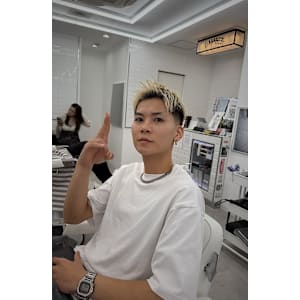 前髪ブチアゲスパイキーアップバング