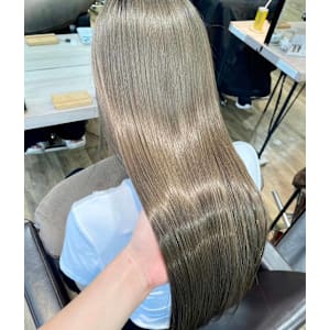 圧倒的ツヤ　髪質改善ハリウッドトリートメント