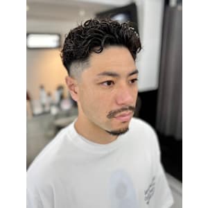 手触りの良い艶系パーマ。大人のハードパーマは艶が大事