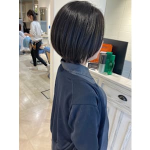 	髪質改善トリートメントイルミナアースカラー丸みショートボブ