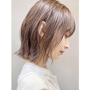 大人可愛い透明感レイヤーボブ♪透け感アッシュベージュ