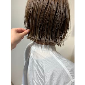 ミントベージュ×ボブ