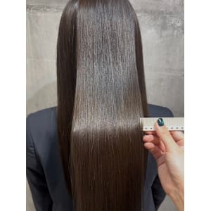 縮毛矯正と髪質改善　白髪染めの方にもおすすめ！